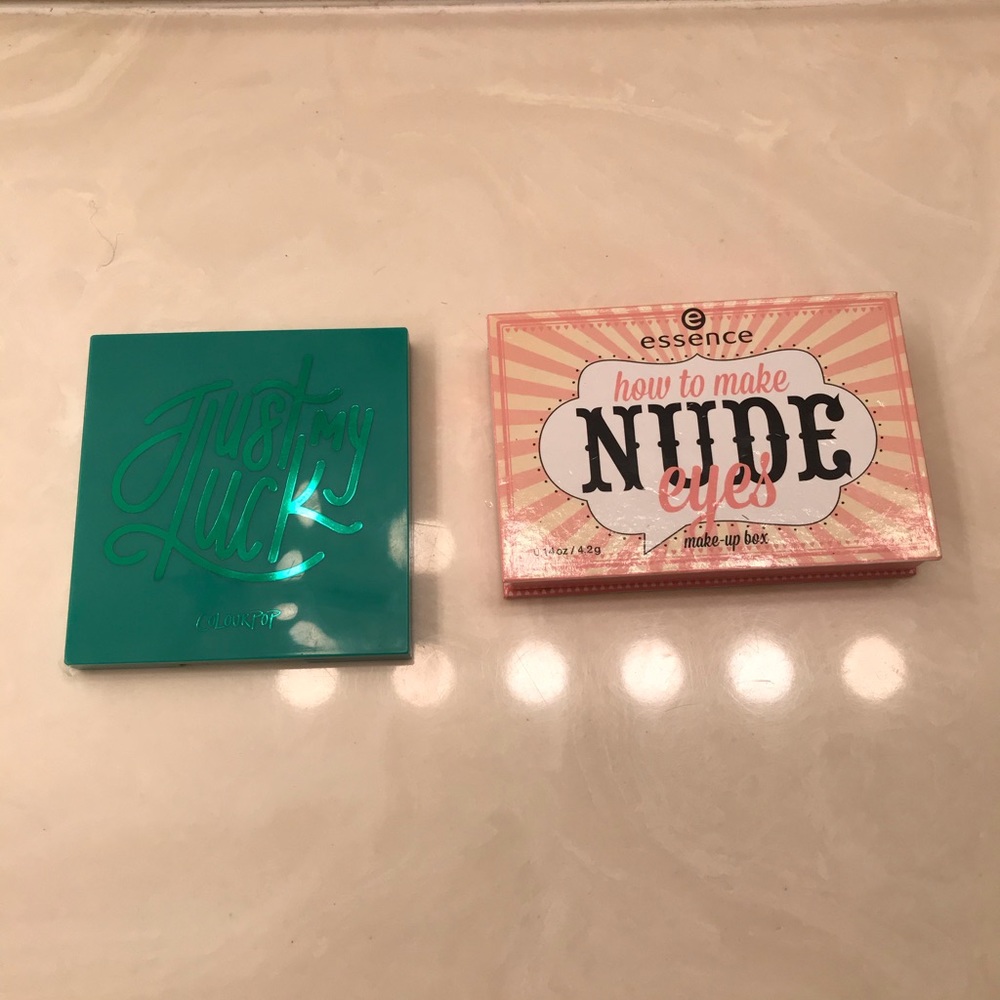 2 eyeshadow palettes